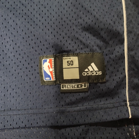 Vintage Dirk Nowitzki Dallas Mavericks basketball jersey. - Picture 3 of 7